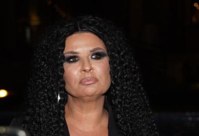 Maja Marijana po prvi put u javnosti nakon zahtevne operacije: Hoda na štakama, evo šta je doživela pre mesec dana