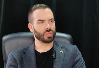 Od Zvečanske do omiljenog TV lica - velika ispovest srpskog voditelja: "Majka mi je umrla sa 6 godina, a sa 10 sam ostao sam"