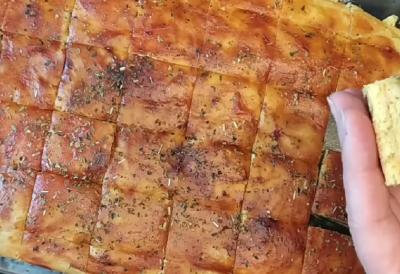 Mekana i sočna PICA PITA gotova za 45 minuta: Sjajno predjelo za POSNU SLAVSKU trpezu!