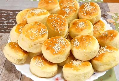 Mekane POGAČICE iz snova koje mirišu na detinjstvo i bakinu kuhinju - jednostavan recept koji uvek uspeva i pravi se od sastojaka koje već imate kod kuće