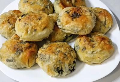 Posne POGAČICA PITE od gotovih kora, meke kao pamuk, a pune kremastog fila od SPANAĆA - Savršene kao slavsko predjelo i za prazničnu trpezu