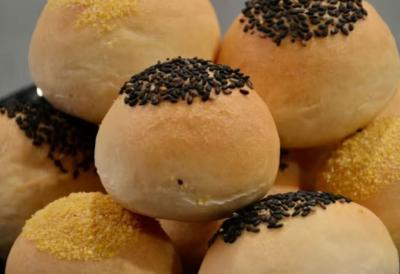 POSNE pogačice sa susamom koje vraćaju mirise detinjstva: najmekše, najjednostavnije i prave se od samo tri sastojka