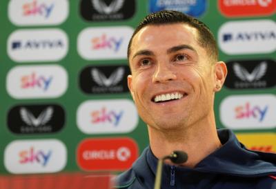 KOŠTA KAO SVETOG PETRA KAJGANA: Ronaldo pokazao novi dijamantski sat sa preko 800 delova - Samo 18 primeraka u celom svetu! (FOTO)