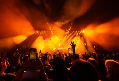 DVA RASPRODATA KONCERTA NISU BILA DOVOLJNA: Saša Kovačević zakazao i treći susret u Sava Centru! (FOTO)