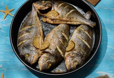 Zaboravite brašno i pohovanje: Otkrijte jednostavan trik zbog kojeg riba nikada neće da se raspadne i biće najsočnija i najukusnija do sada