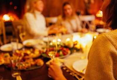 Da li ste znali da se PRE ČESNICE PRAVI BADNJAČA? Na Badnje veče se pravi ova pogača, a evo šta simbolizuje...