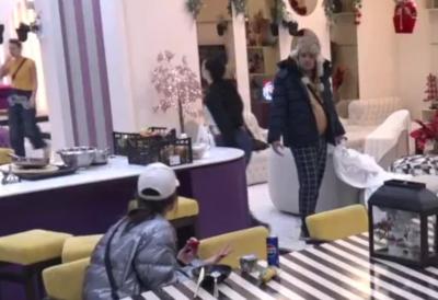 "Treba da te vežu, da vrištiš": Pakleni obračun njih dvoje, optužio ju je za krađu, Bela kuća se skroz zacrnela a sve zbog Filipa