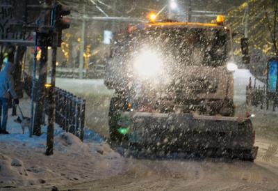 BEOGRAD PUT ZAVRŠAVA ČIŠĆENJE ULICA 1. PRIORITETA OD SNEGA, PRELAZI NA DRUGE: Sneg ne popušta, industrijska i kalijumova so u borbi sa minus 11 stepeni