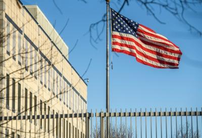 Ambasada SAD u Ukrajini izdala hitno upozorenje za svoje građane: Očekuju se žestoki udari ruske vojske, potražite skloništa i obezbedite rezerve hrane i vode