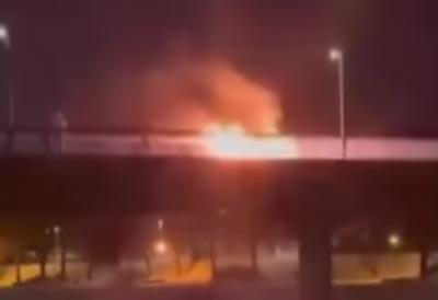 Užasan prizor u Čačku: Deca polivala benzinom i palila most, a sumnja se da iza svega stoji BIZARAN "razlog"