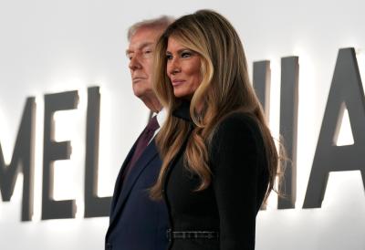 Tramp na premijeri filma o Melaniji Tramp: Moja žena se promenila