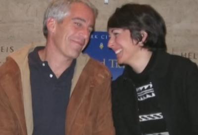 Šokantan obrt Epstajna pred smrt: Osuđeni pedofil testamentom najveći deo novca ostavio ovoj devojci, među imovinom i ozloglašeno ostrvo