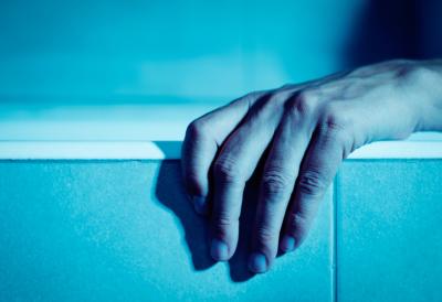 Devojka (23) preminula u kadi: Stigao šokantan nalaz veštaka, majka ne može da dođe sebi