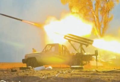 (VIDEO) Borci SDF bili primoradi da napuste kamp al-Hol u Siriji: Zatvorenici Islamske države BEŽE NA SVE STRANE, rasulo bez ikakve koordinacije sa vladom