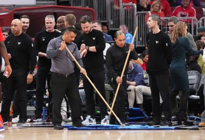 NBA: Meč Čikaga i Majamija odložen zbog prokišnjavanja, Edvards se upisao u istoriju