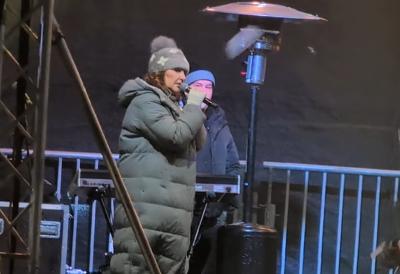 "Takav trag ne brišu zvižduci": Popularni pevač šokiran napadom na Anu Bekutu u Čačku