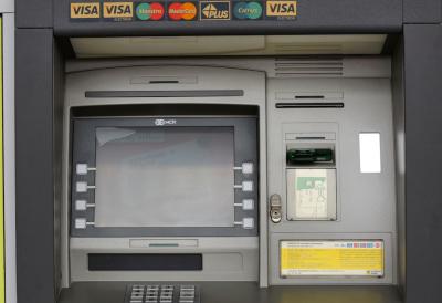Podizanje novca više nije isto: Obratite pažnju, stupila na snagu nova pravila na ovim bankomatima - mogu da vam progutaju karticu ili da odbiju transakciju