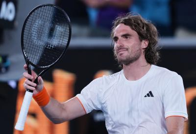 Morao da preokreće stvari: Cicipas ipak uspešno započeo Australijan open