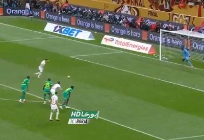 TRAGIČAR NACIJE: Umesto gola za pobedu, Dijaz se OBRUKAO penalom (VIDEO)