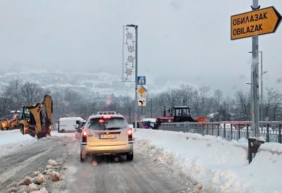 Sneg preko pola metra u ovim mestima u Srbiji: Zima pokazuje zube, čiste se putevi, padavine ne prestaju (FOTO/VIDEO)