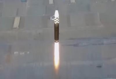 Projektili leteli 900 kilometara: Severna Koreja lansirala više raketa, drama pred samit u Kini - poruka za predsednika Južne Koreje? (VIDEO)