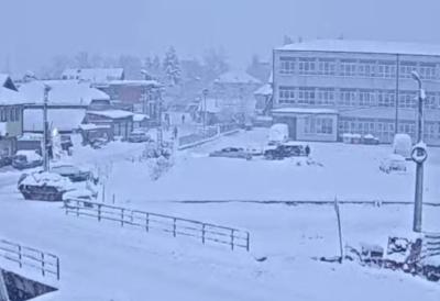 Padavine u srpskom Sibiru ne prestaju: U Sjenici skoro pola metra snega, magla dodatno komplikuje situaciju
