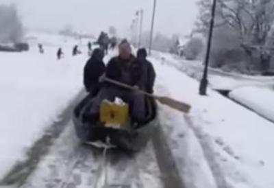 Snimak iz Futoga nasmejao Srbe širom zemlje:"Zimske čarolije" na duhovit način (VIDEO)