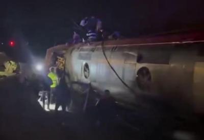 Stravični snimci sudara vozova: Raste broj mrtvih, prizor sa mesta nesreće jeziv (VIDEO)