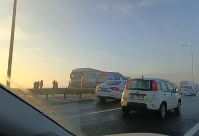 Kilometarske kolone u Beogradu: Sve stoji u mestu zbog lančanog udesa (FOTO)