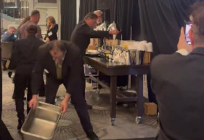 Skandal na dodeli Zlatnog globusa: Izbio požar tokom ceremonije - zavladala ogromna panika među prisutnima (VIDEO)