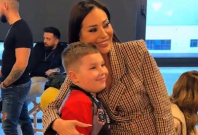 Ceca Ražnatović grli našeg malog šampiona koji je istopio srca srpskog naroda i rasplakao naciju: "Upoznala sam Bogdana, srce veliko"