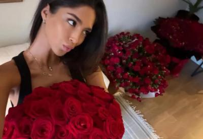 Đina Džinović dobila 1.000 ruža na adresu: Uslikala poruku i pokazala koji muškarac misli na nju: "Moj univerzum"
