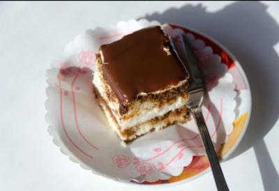 (VIDEO) Najpopularniji kolač na planeti: Internet je poludeo – jednostavan, a izgleda neodoljivo