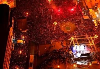 Počelo USTAŠKO DIVLJANJE u Zagrebu: Hrvatski rukometaši stigli na Trg uz Tompsonove pesme, na desetine hiljada ljudi na SKANDALOZAN način slavi medalju (VIDEO)