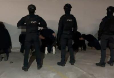 MUP objavio SNIMAK MASOVNOG HAPŠENJA u ugostiteljskom lokalu u Beogradu: Legitimisana lica NAPALA POLICAJCE, prizori su dramatični (VIDEO)