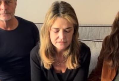 Nestala pre dve nedelje, a sada ovo: Beli forenzički šator pred njenom kućom! Poznata voditeljka i dalje traži majku