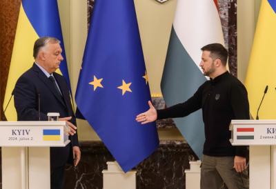 "Zaboravio je šta znači SRAMOTA" Nastavlja se rat Zelenskog i Orbana - Predsednik Ukrajine primio nagradu u Minhenu, pa potkačio mađarskog premijera