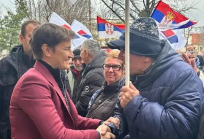 BRNABIĆ U ŠIDU: "Svakoga dana, i na svakom mestu branićemo Srbiju od ideologije mržnje i nasilja koju blokaderi sprovode prema svemu što je srpsko" (FOTO)