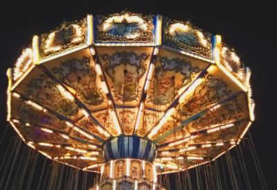 (VIDEO) Stravičan pad ringišpila: Hrabri policajac izgubio život pokušavajući da spasi posetioce