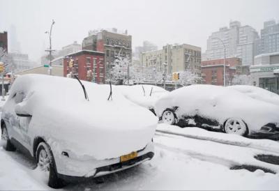 Najjača oluja u SAD za 10 godina: Palo više od 60 cm snega, otkazano na hiljade letova, ali stiže nova opasnost - Oglasili se gradonačelnici