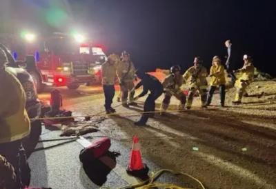 (FOTO) Automobil sleteo sa litice u provaliju duboku 150 metara: Uznemireni građani pozvali hitne službe, spacioci sa licu mesta mogli samo jedno da zaključe - dramatične slike nesreće