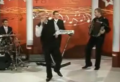 "Ubila se, a brat mi se nikako ne javlja": Popularni srpski pevač skrhan bolom zbog velike porodične tragedije, evo šta je otkrio