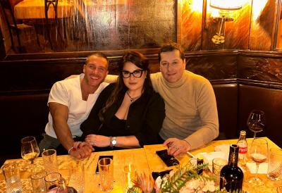 Aco Pejović i Saša Kovačević u „Dva Jelena“ – slavlje posle Sašinog trećeg rasprodatog koncerta