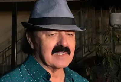 Neočekivan prizor u domu Harisa Džinovića - na kućnu adresu pevača pristiglo iznenađenje od 2.000 evra (FOTO)