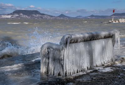 Uzbuna na popularnom jezeru: Potvrđena opasna infekcija, stručnjaci upozoravaju da se prenosi i preko obuće