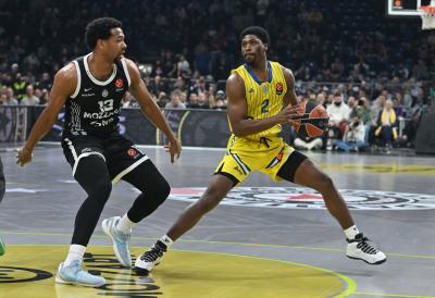 KORACI KO LAKI OBLACI: Da li je Partizan oštećen u Tel Avivu u poslednjoj sekundi (VIDEO)