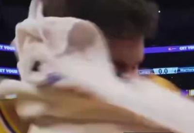 "JE**M TI MAJKU": Dončić nakon meča udario saigrača - Nemac mu odgovorio na tečnom srpskom jeziku (VIDEO)