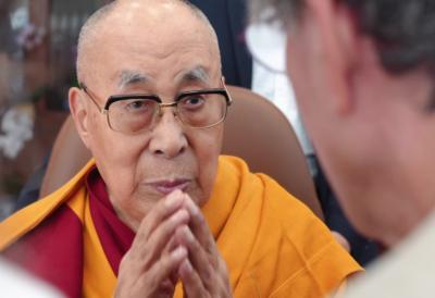 Ime Dalaj lame pomenuto najmanje 169 puta u Epstinovim dosijeima? Iz kancelarije tvrde da 