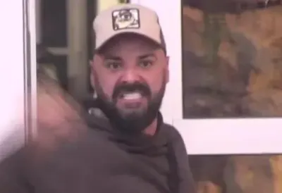 "Jeli smo iz istog tanjira" Luka Vujović upao u očaj: "Povredila me je, ona je folirant" Krenuo da urla po Beloj kući (VIDEO)