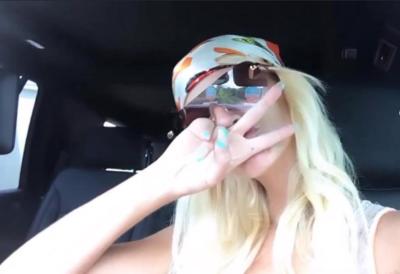 (FOTO) Uhapšena bivša rijaliti učesnica: Oduzeta joj ćerkica koju je dobila sa kolegom iz rijalitija i predata babi i dedi na staranje